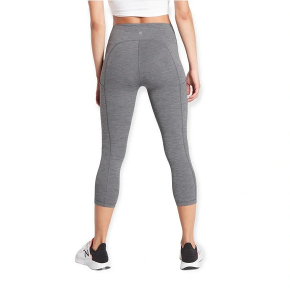Athleta SuperSonic Heather Gray Ultimate Stash Pocket Capri Pants Size Small - Picture 7 of 12
